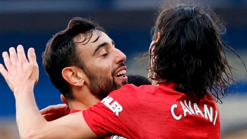 Chuyển nhượng cầu thủ Man Utd: Đàm phán với đại diện của Cristiano Ronaldo; thuyết phục Cavani ở lại; tăng lương gấp đôi cho Bruno Fernandes