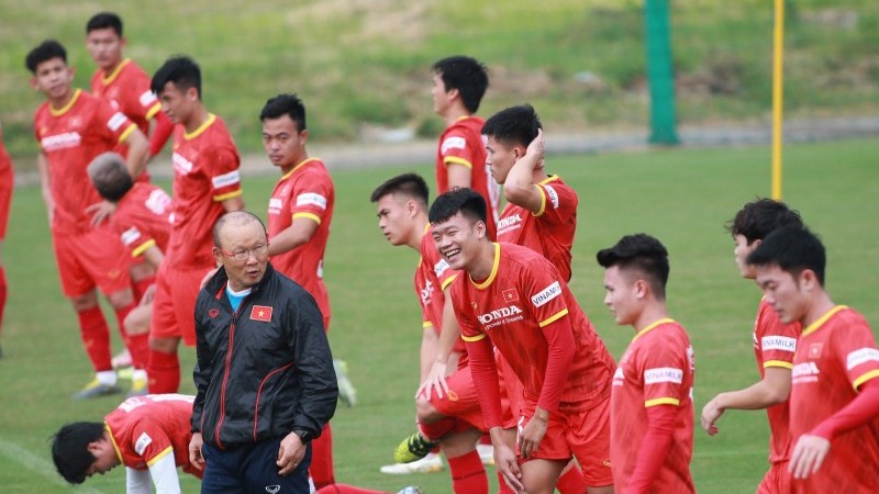 Hình ảnh đội tuyển Việt Nam tập luyện buổi thứ 3, tân HLV CLB Hà Nội được đặc cách quan sát