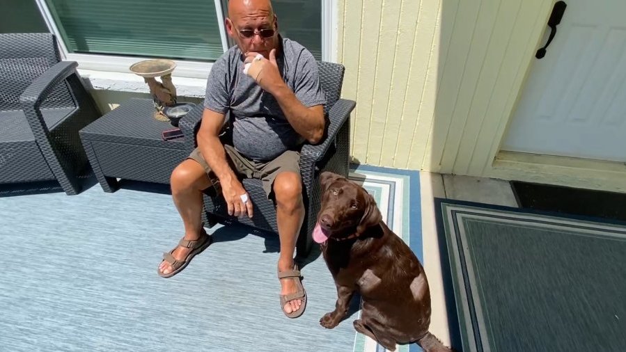 Mỹ: Người đàn ông tay không chiến đấu với cá sấu để cứu chó cưng