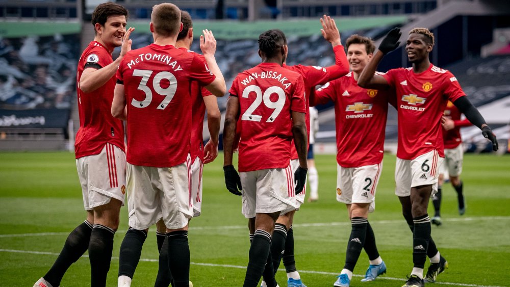 Chuyển nhượng cầu thủ Man Utd: Solskjaer muốn giữ Pogba nhưng lãnh đạo cân nhắc do lương cao; khao khát sở hữu Harry Kane Chuyển nhượng cầu thủ Man Utd: Solskjaer muốn giữ Pogba nhưng lãnh đạo cân nhắc do lương cao; khao khát sở hữu Harry Kane