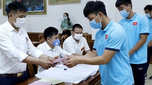 Hình ảnh các tuyển thủ Việt Nam tham gia bầu cử tại VFF