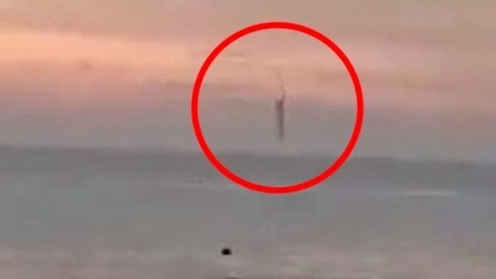 Indonesia: Vật thể bí ẩn xuất hiện, như phi thuyền của người ngoài hành tinh