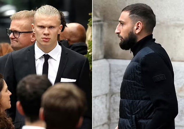 Tiền đạo Erling Haaland của Dortmund (trái) và thủ môn Gianluigi Donnarumma (PSG) mặc đồ đen tới đưa tiễn người đại diện thân thiết.