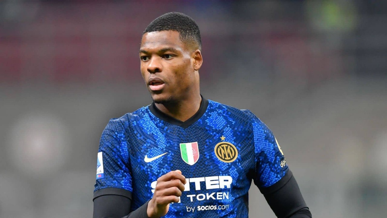 Chuyển nhượng cầu thủ Man Utd: HLV Erik ten Hag chọn Evan Ndicka và Denzel Dumfries; Cavani trải lòng