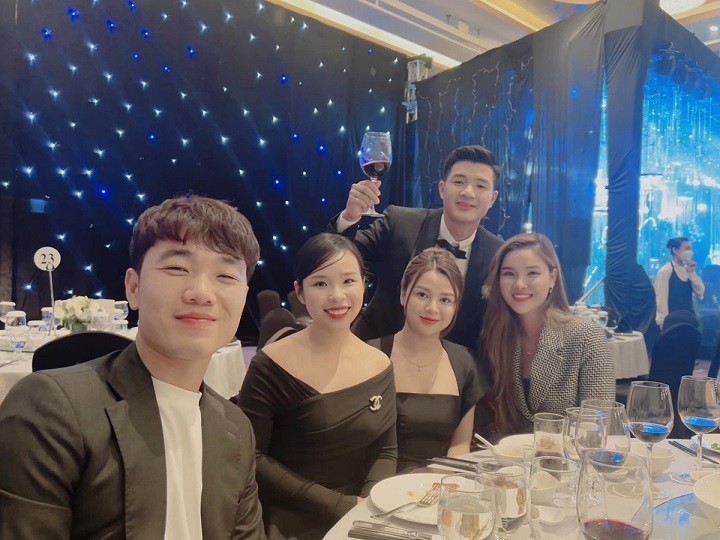 Dàn cầu thủ tuyển Việt Nam dự đám cưới tiền đạo Hà Đức Chinh