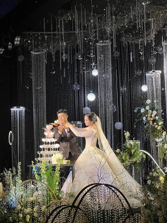 Dàn cầu thủ tuyển Việt Nam dự đám cưới tiền đạo Hà Đức Chinh