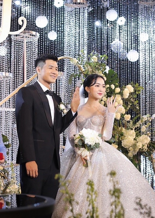 Dàn cầu thủ tuyển Việt Nam dự đám cưới tiền đạo Hà Đức Chinh
