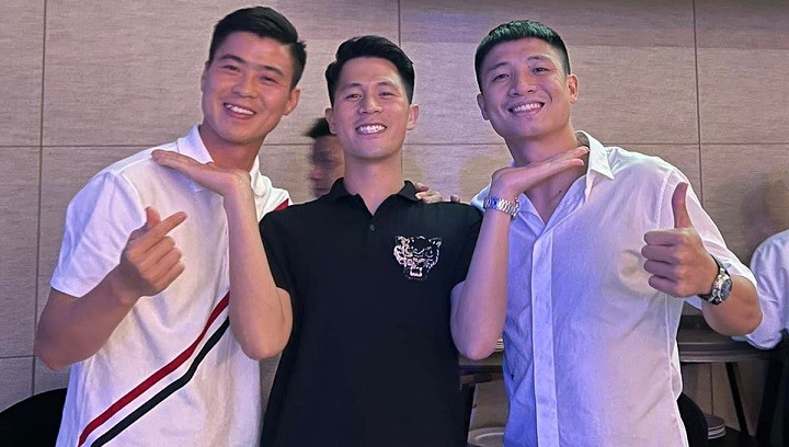 Dàn cầu thủ tuyển Việt Nam dự đám cưới tiền đạo Hà Đức Chinh