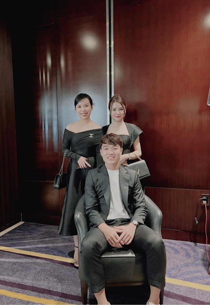 Dàn cầu thủ tuyển Việt Nam dự đám cưới tiền đạo Hà Đức Chinh