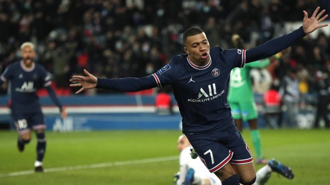 Chuyển nhượng cầu thủ:  Mbappe sẽ ở lại PSG; MU cần thay lực lượng;