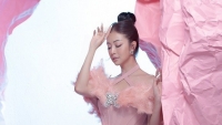 Jennifer Phạm đẹp tựa nàng tiên với đầm sắc màu rực rỡ