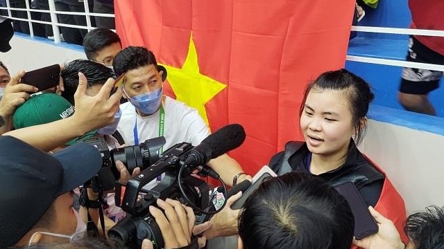 Nữ võ sĩ Pencak Silat giành tặng tấm Huy chương Vàng cho bố mẹ