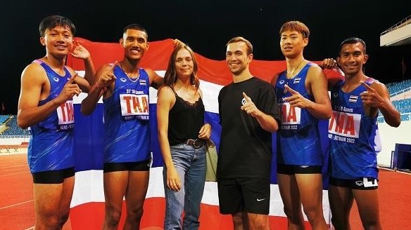 SEA Games 31: CĐV người Pháp hào hứng xem thi đấu điền kinh trên sân Mỹ Đình