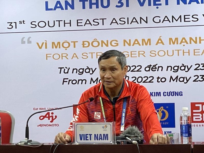 HLV Mai Đức Chung: 'Chiến thắng này như món quà trước ngày sinh nhật Bác Hồ'