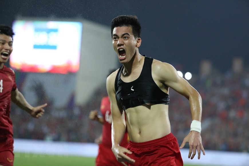 Khoảnh khắc Tiến Linh ghi bàn đưa U23 Việt Nam vào chung kết Bóng đá nam SEA Games 31