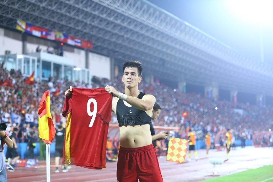 Khoảnh khắc Tiến Linh ghi bàn đưa U23 Việt Nam vào chung kết Bóng đá nam SEA Games 31