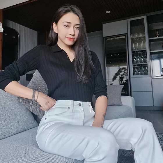 Thay đổi phong cách, Ngô Thanh Vân trẻ đẹp hơn sau đám cưới