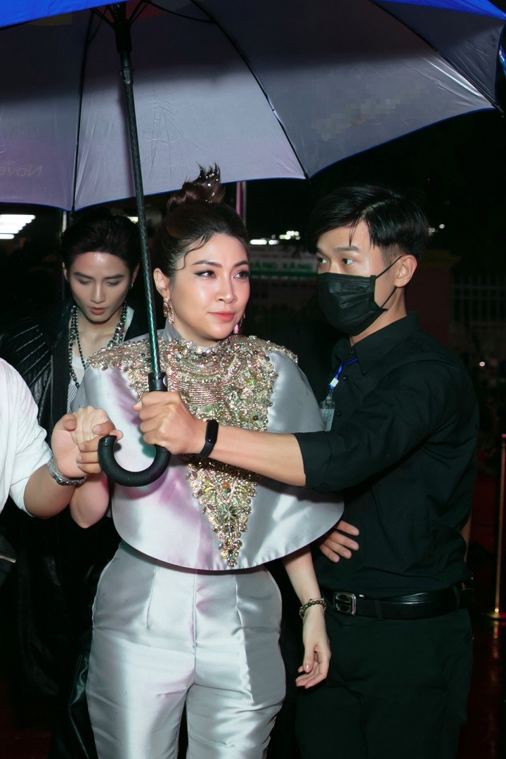 Tuần lễ thời trang quốc tế Việt Nam: Hoa hậu Đỗ Thị Hà