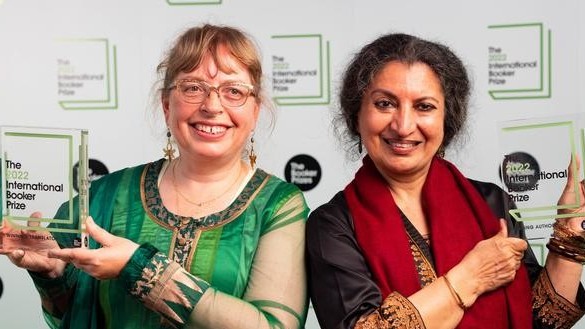 Tiểu thuyết tiếng Hindi đầu tiên đoạt giải Booker quốc tế
