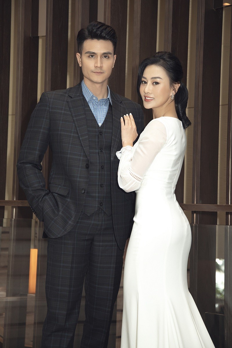 Phương Oanh kết hợp ăn ý cùng nam siêu mẫu Vĩnh Nhụy