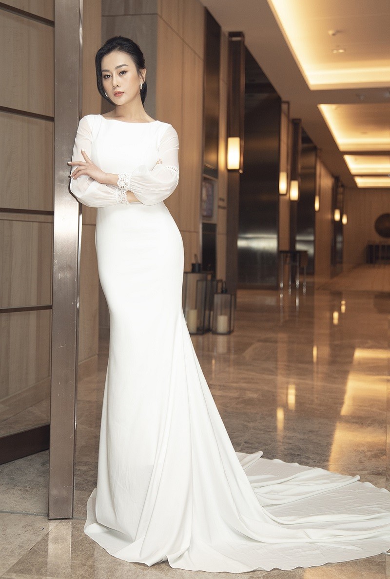 Phương Oanh kết hợp ăn ý cùng nam siêu mẫu Vĩnh Nhụy