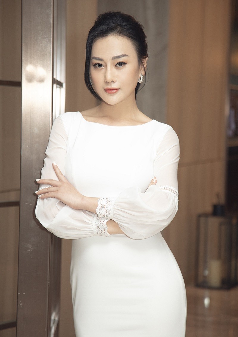 Phương Oanh kết hợp ăn ý cùng nam siêu mẫu Vĩnh Nhụy