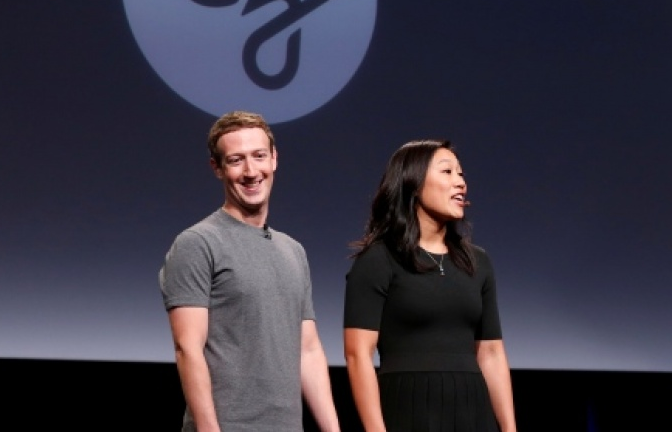 Ông chủ Facebook bất ngờ bán 42,5 triệu USD cổ phiếu