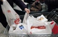 chau au thong qua du luat cam su dung cac san pham nhua dung mot lan