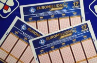 lan dau tien choi xo so nguoi dan ong trung ngay 465 ty dong