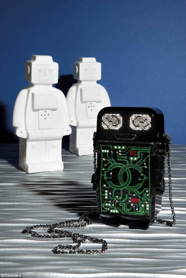 chiec tui xach dat nhat chau au sap duoc ban dau gia