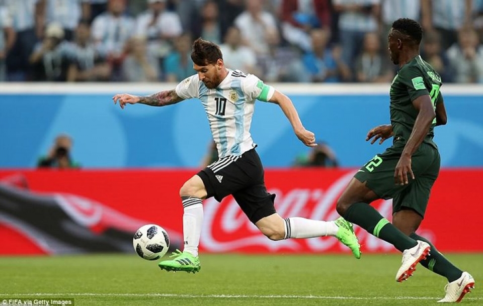 Argentina 2-1 Nigeria: Messi tỏa sáng nhưng Rojo mới là người hùng argentina 2 1 nigeria messi toa sang nhung rojo moi la nguoi hung