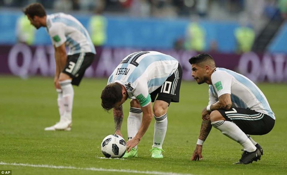 Argentina 2-1 Nigeria: Messi tỏa sáng nhưng Rojo mới là người hùng argentina 2 1 nigeria messi toa sang nhung rojo moi la nguoi hung