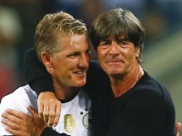 antoine griezmann toa sang giup phap nguoc dong danh bai duc