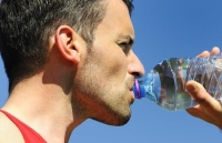 greta thunberg doat giai thuong hoa binh quoc te danh cho tre em