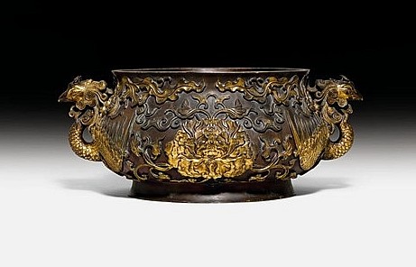 Lư hương Trung Hoa từ thế kỷ 18 được bán với giá 4,9 triệu USD