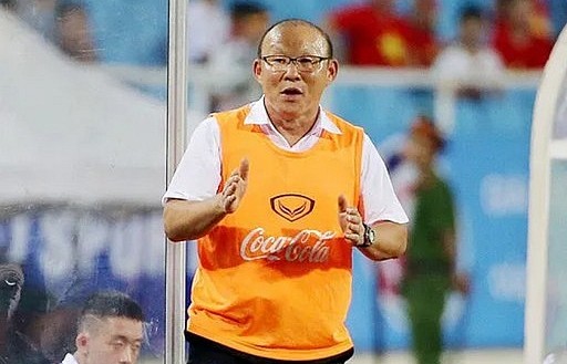 Bầu Đức trở lại 'giải cứu' VFF, trả lương cho thầy Park?