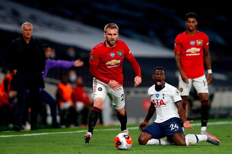 doi hinh mu sheffield pogba va bruno sat canh trong so do 4 4 2 kim cuong