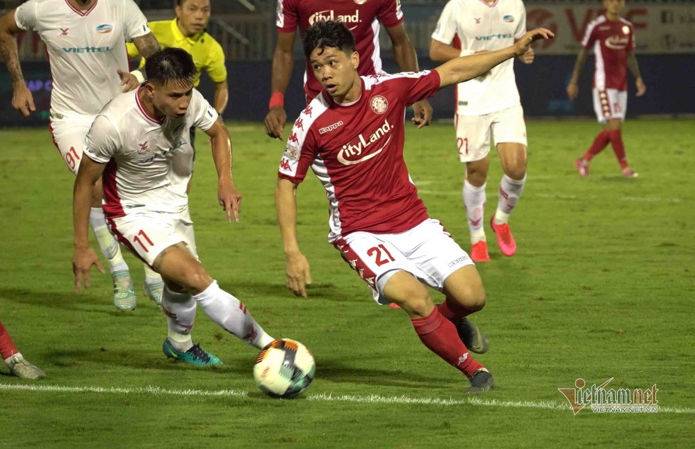 Công Phượng thăng hoa trở lại: Vì thầy Park, ơn thầy Chung và... nhờ vợ! cong phuong sang tro lai vi thay park on chung va nho vo