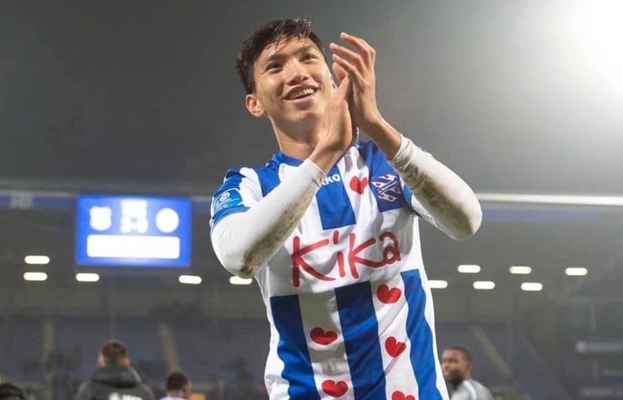 Giữa lúc lưỡng lự vụ Văn Hậu, Heerenveen lại được 'bơm tiền'