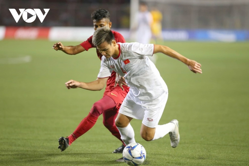 Hậu vệ phải Hồ Tấn Tài: Đúng vị trí sở trường, ngoài ra Tấn Tài còn có thể đảm nhận vai trò trung vệ và hậu vệ trái.