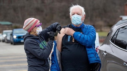 Mỹ: Tiêm vaccine Covid-19 ở bang Tây Virginia được rút thăm trúng thưởng những phần quà có giá trị