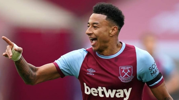 Chuyển nhượng cầu thủ Man Utd: Đạt thỏa thuận điều khoản hợp đồng với Jadon Sancho; xem xét gia hạn Jesse Lingard