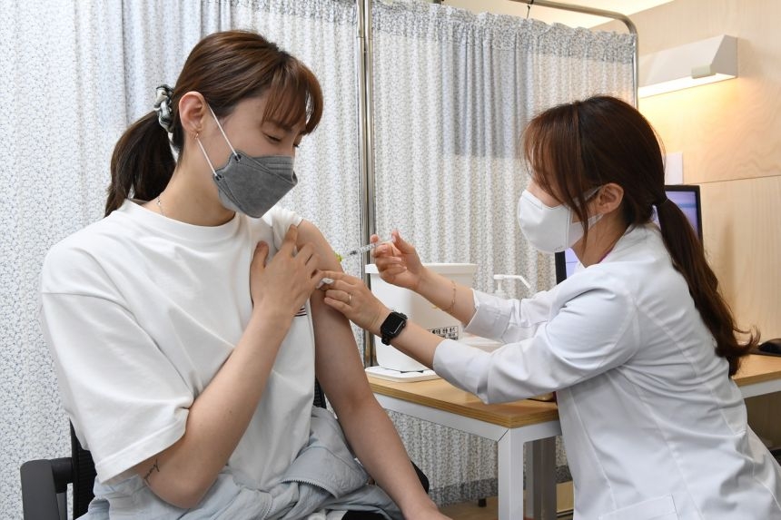 Hàn Quốc: Nhiều công ty giảm giá, chính sách ưu tiên để khuyến khích những người đã tiêm vaccine Covid-19 Hàn Quốc: Nhiều công ty giảm giá, chính sách ưu tiên để khuyến khích những người đã tiêm vaccine Covid-19