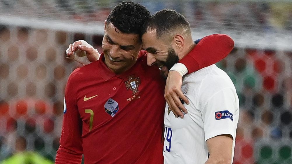 Cristiano Ronaldo đang tạm dẫn đầu Vua phá lưới EURO 2021 và những hình ảnh đáng nhớ cùng đội tuyển Bồ Đào Nha