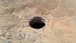 Hố khổng lồ bí ẩn như giếng địa ngục, thách thức giải đáp của các nhà khoa học