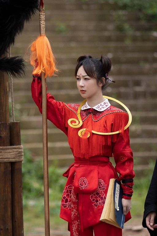 62 tuổi, diễn viên Lục Tiểu Linh Đồng vẫn múa gậy điêu luyện như Tôn Ngộ Không trong phim Tây Du Ký 62 tuổi, diễn viên Lục Tiểu Linh Đồng vẫn múa gậy điêu luyện như Tôn Ngộ Không trong phim Tây Du Ký