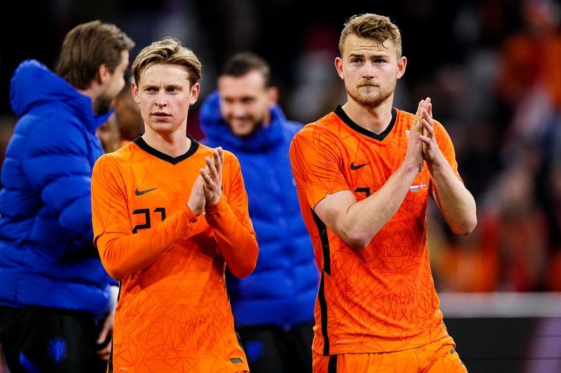 Chuyển nhượng cầu thủ: Zidane sắp thay Pochettino; MU mong 'chốt' sớm De Jong;