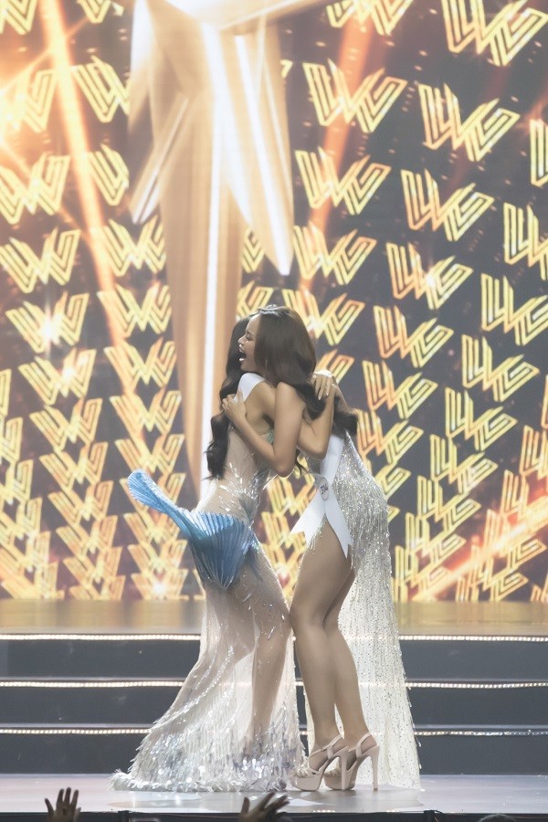 Ngọc Châu vỡ òa trong vòng tay Thảo Nhi khi MC công bố mình chính là Hoa hậu Hoàn vũ Việt Nam 2022. Ở họp báo khi cuộc thi kết thúc, người đẹp sinh năm 1994 nói danh hiệu hoa hậu với cô như một giấc mơ thành hiện thực. Cô tham dự cuộc thi với tâm thế thoải mái, coi đây là lần diễn cuối cùng, không đặt nặng chuyện thắng thua.