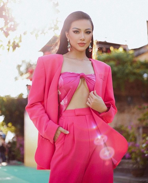 Tiểu Vy cùng các Hoa hậu, Á hậu Việt khoe eo cùng áo blazer dáng rộng Tiểu Vy cùng các Hoa hậu, Á hậu Việt khoe eo cùng áo blazer dáng rộng