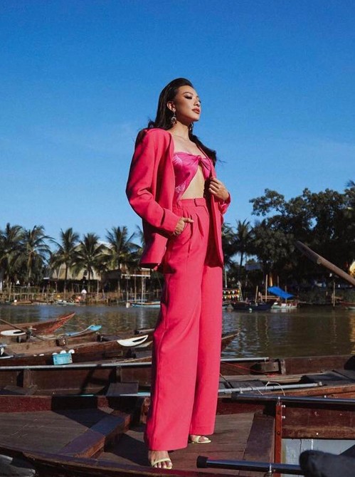 Tiểu Vy cùng các Hoa hậu, Á hậu Việt khoe eo cùng áo blazer dáng rộng Tiểu Vy cùng các Hoa hậu, Á hậu Việt khoe eo cùng áo blazer dáng rộng